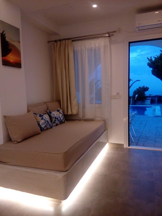 Villa Koronios Тира Экстерьер фото