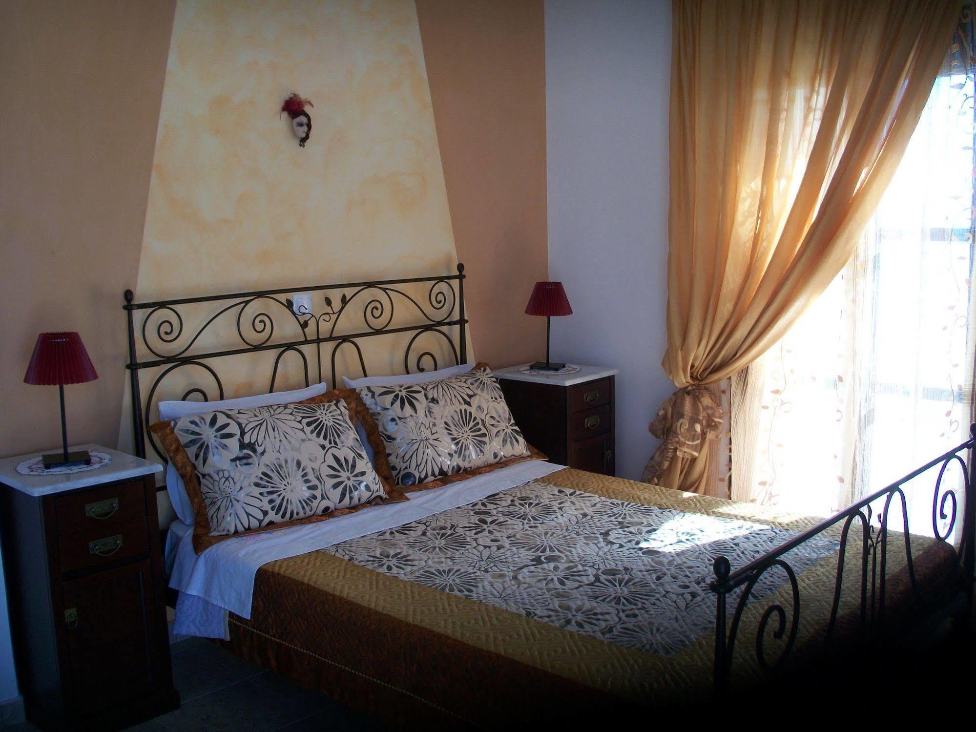 Villa Koronios Тира Экстерьер фото