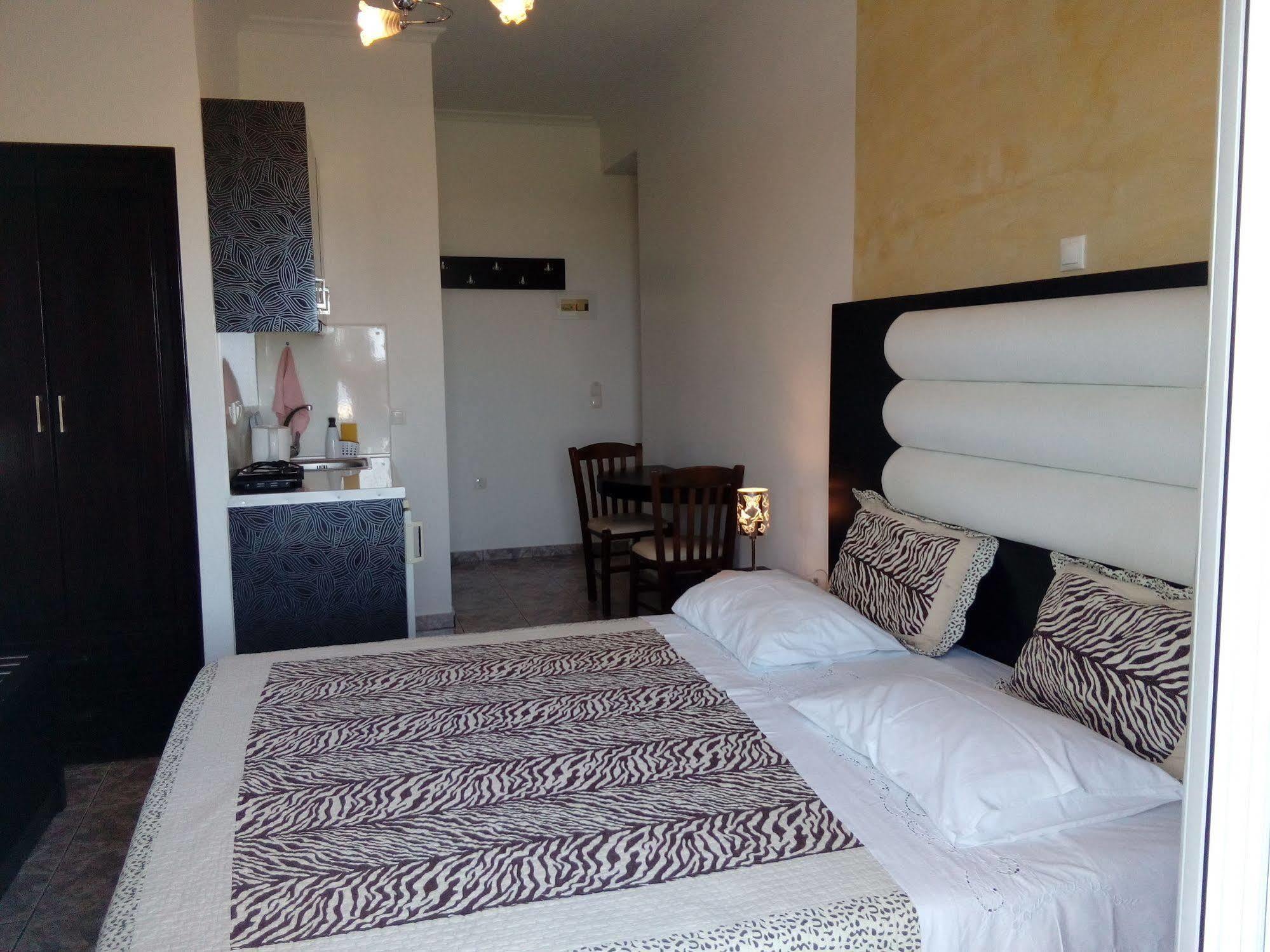 Villa Koronios Тира Экстерьер фото