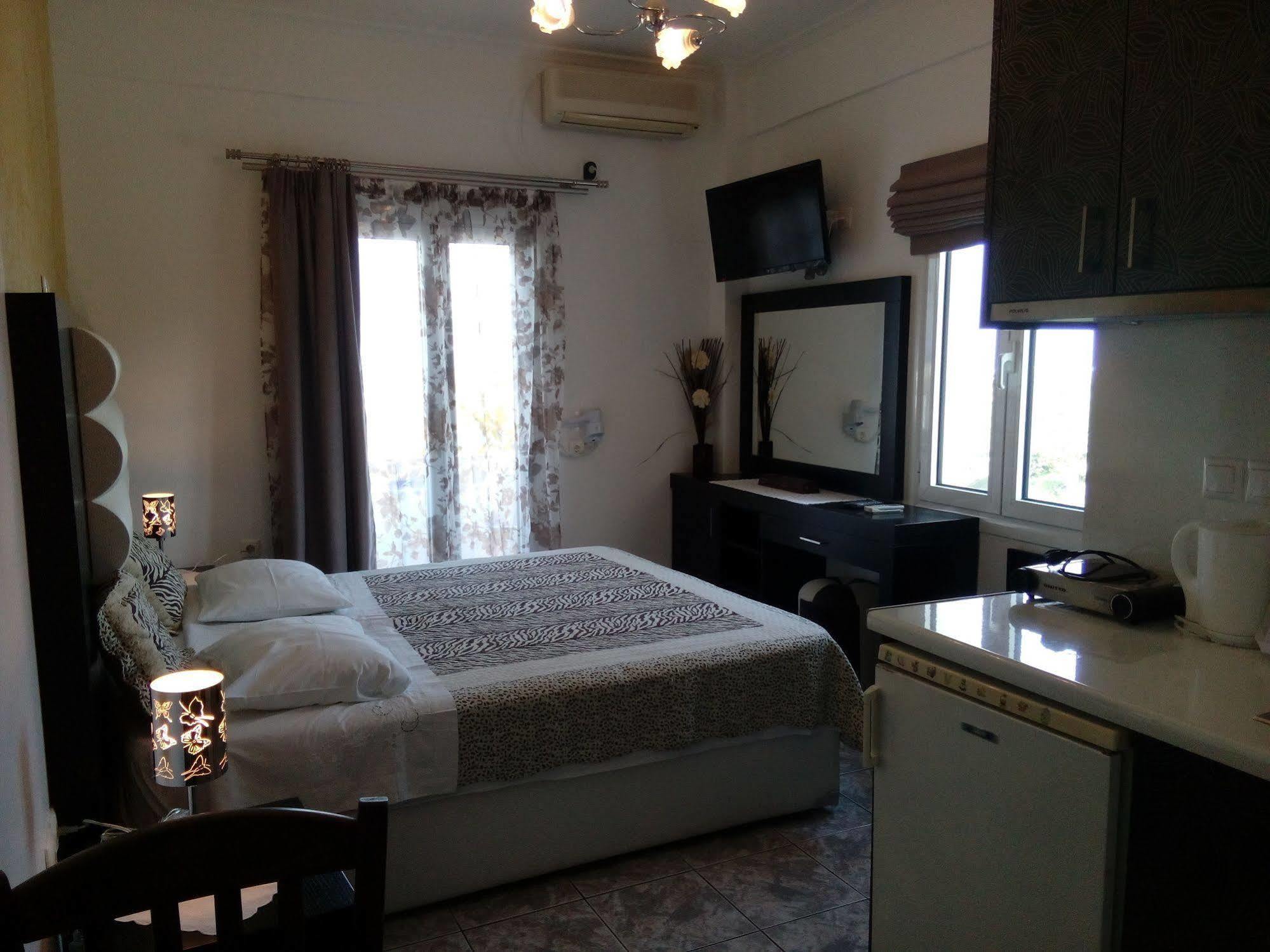 Villa Koronios Тира Экстерьер фото